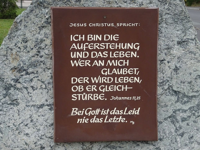 Spitzzicken, Gedenkstein 'Auferstehung'