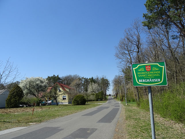 St. Michael-Bergen, Berghuser