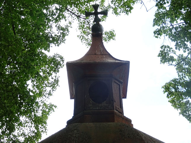 Tschaterberg, Dreifaltigkeitskapelle