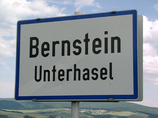 Unterhasel, Ortstafel