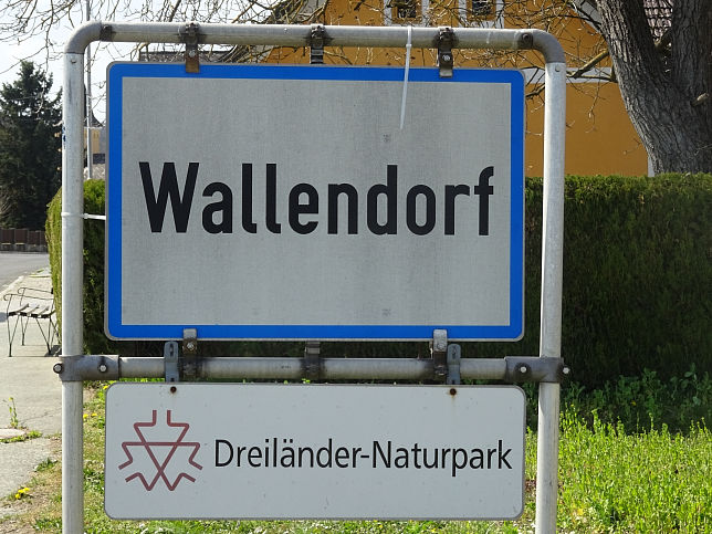 Wallendorf, Ortstafel
