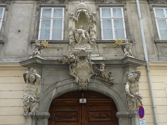Miethaus, Zu den sieben Schwertern