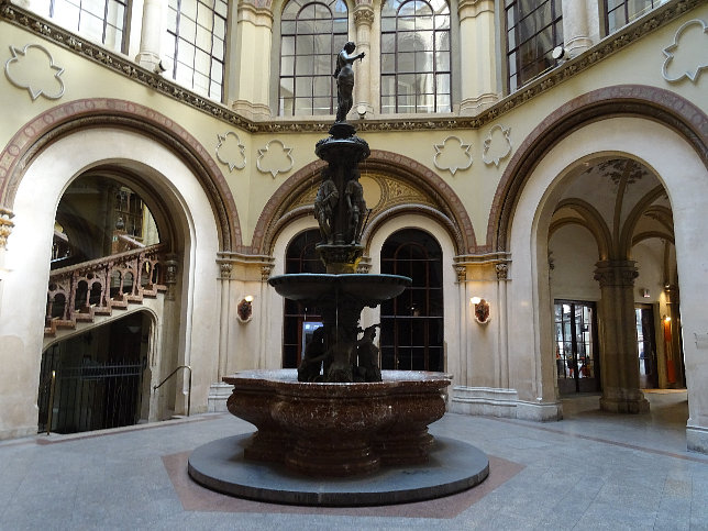 Donaunixenbrunnen