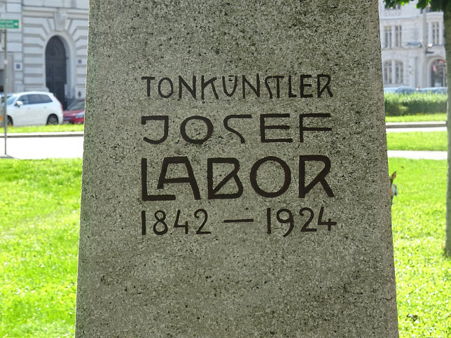Josef-Labor-Denkmal