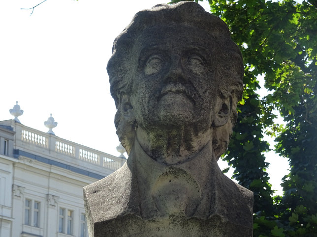 Josef-Labor-Denkmal