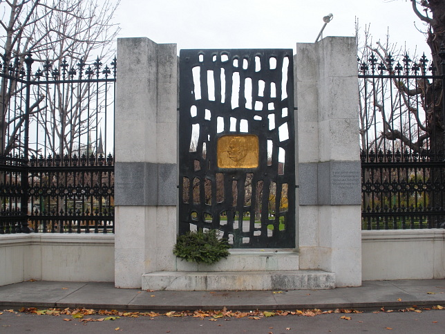 Julius-Raab-Denkmal im Volksgarten