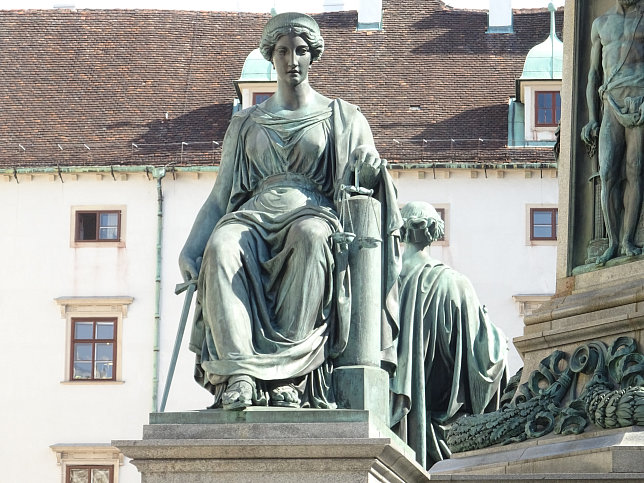 Kaiser-Franz-Denkmal, Gerechtigkeit