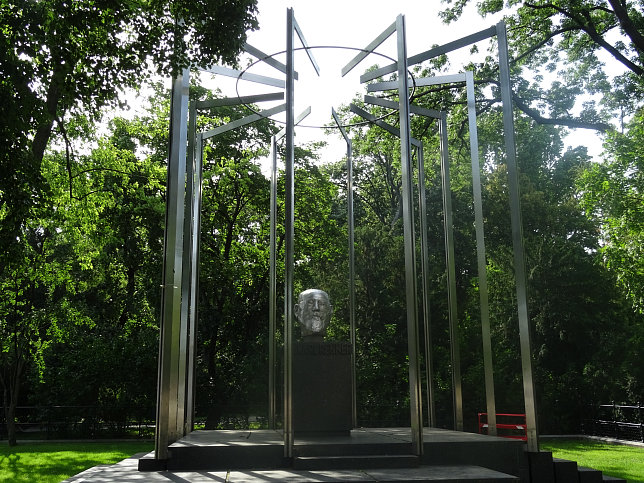 Karl-Renner-Denkmal
