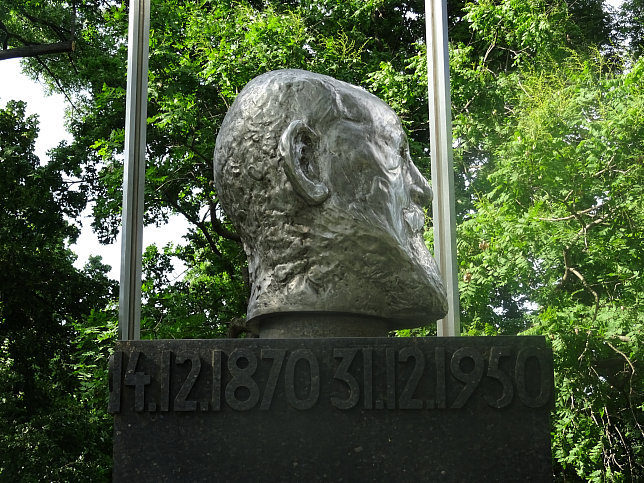 Karl-Renner-Denkmal