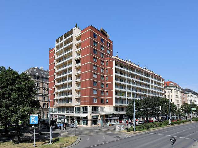 Leopold-Figl-Hof