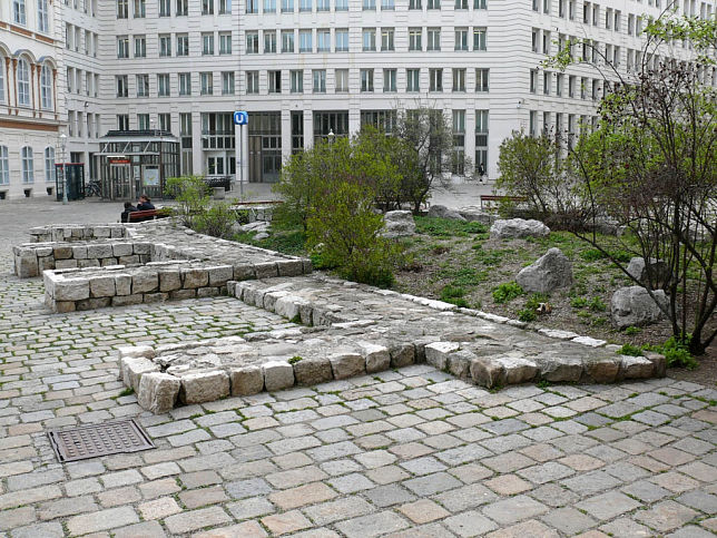 Minoritenplatz, Ludwigskapelle