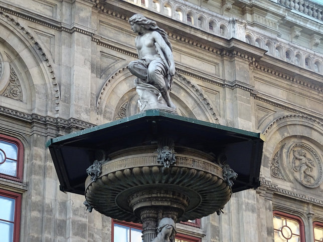 Opernbrunnen