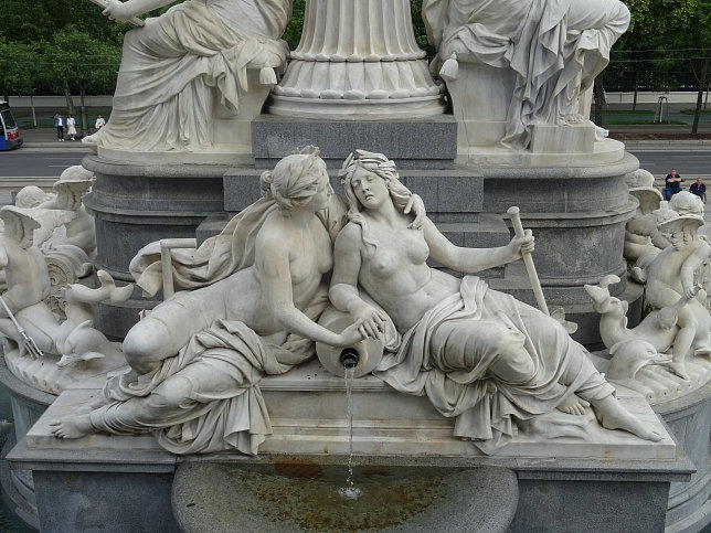 Pallas-Athene-Brunnen