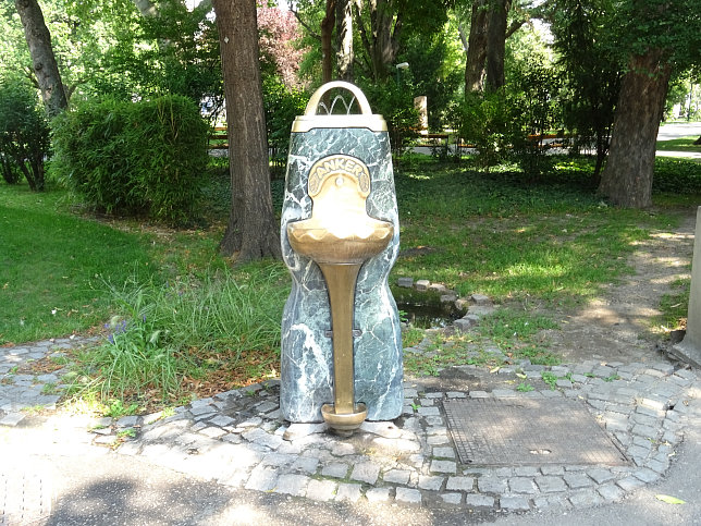 Anker-Brunnen im Rathauspark