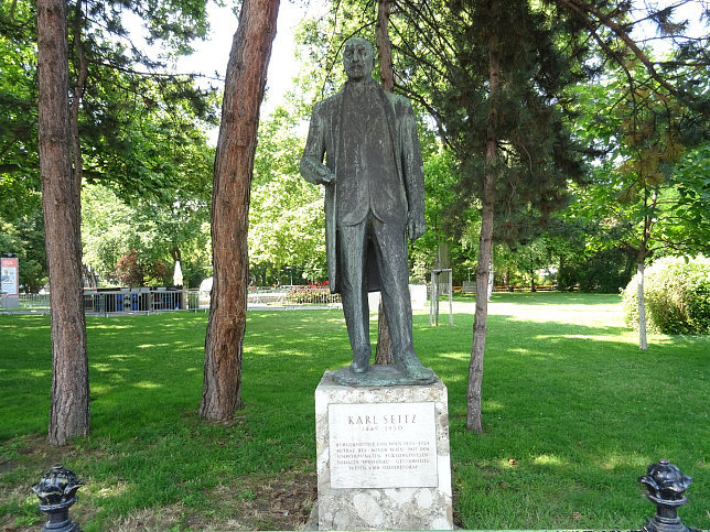 Karl-Seitz-Denkmal