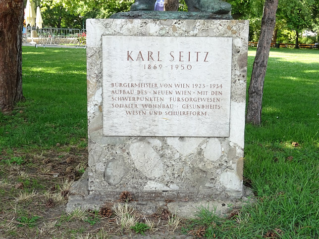 Karl-Seitz-Denkmal