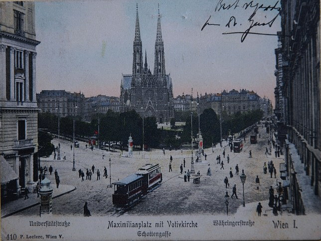 Maximilianplatz mit Votivkirche