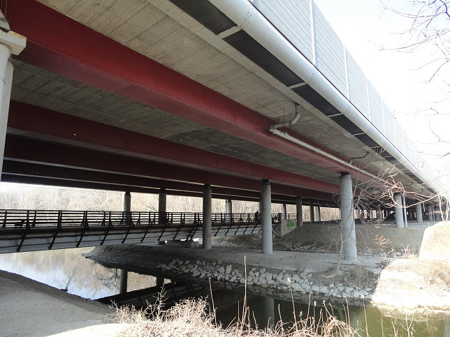 Heustadlsteg unter A23 �12