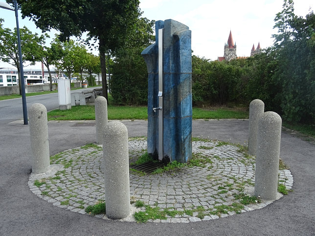 Trinkbrunnen 'Blaue Wächter'