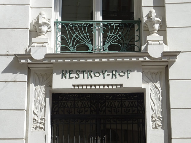 Nestroyhof, Eingang Tempelgasse