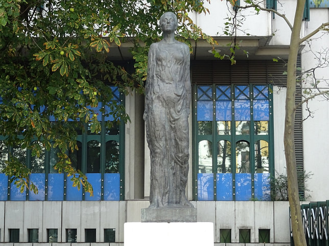 Anton Hanak, Stehende Frauenfigur