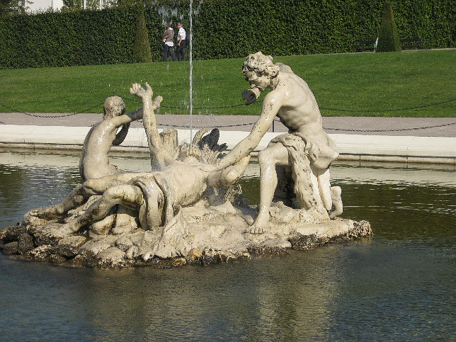 Kleinere Brunnen im Belvederegarten