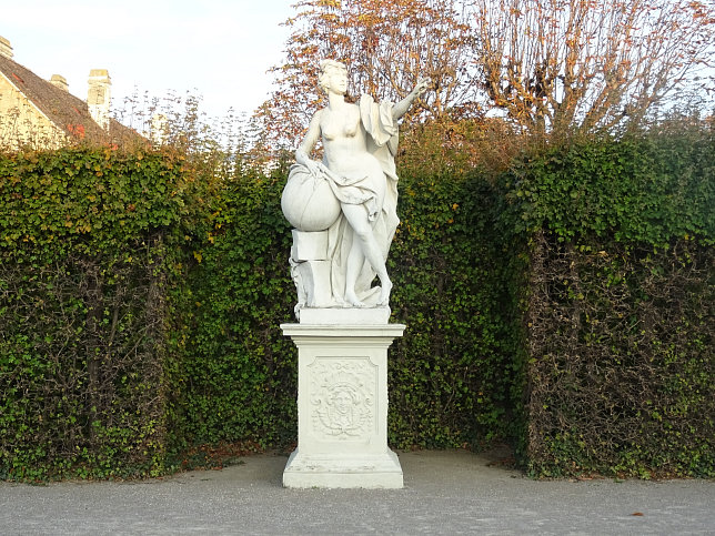 Musenfigur beim Schloss Belvedere