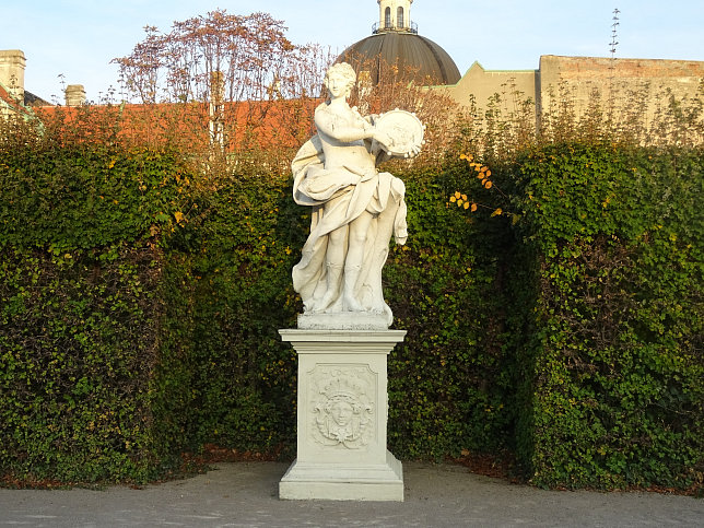 Musenfigur beim Schloss Belvedere