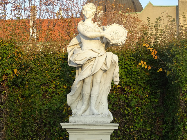 Musenfigur beim Schloss Belvedere