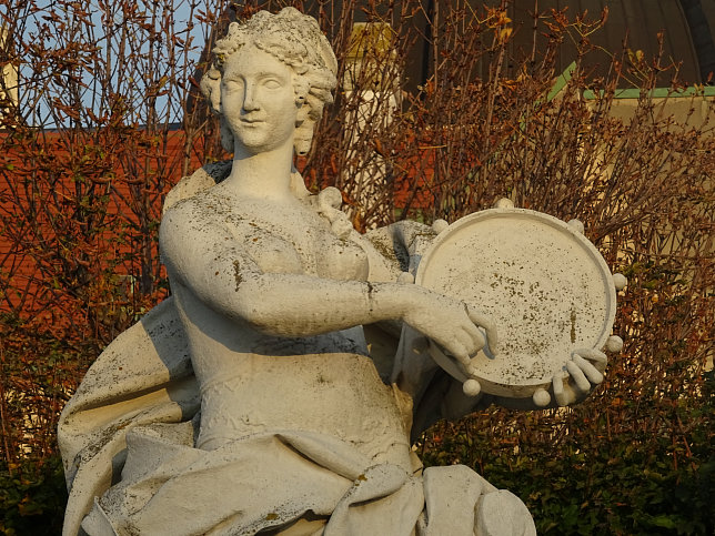 Musenfigur beim Schloss Belvedere