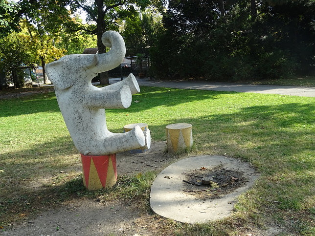 Elefanten-Skulptur