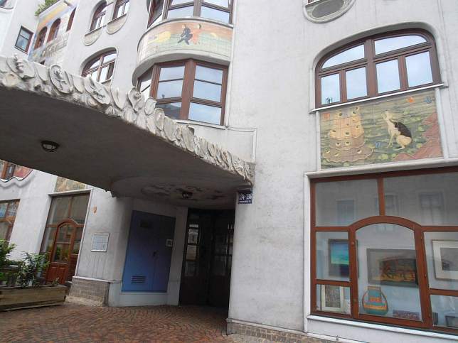 Arik-Brauer-Haus