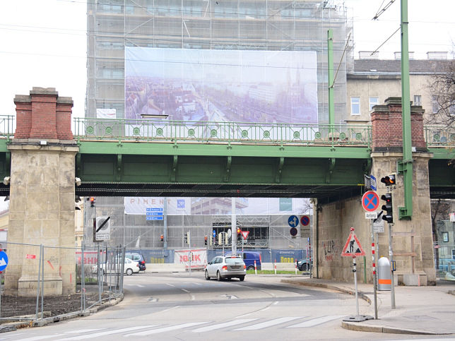 Brcken ber die Friedmanngasse 2