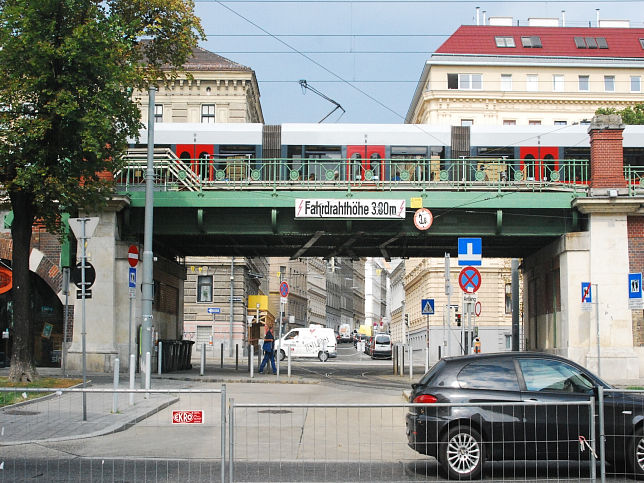 Brcken ber die Anastasius-Grn-Gasse