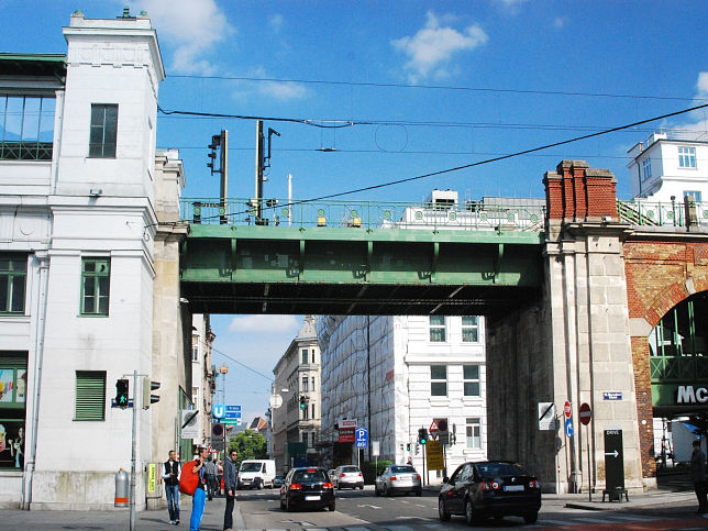 Brcken ber die Hernalser Hauptstrae