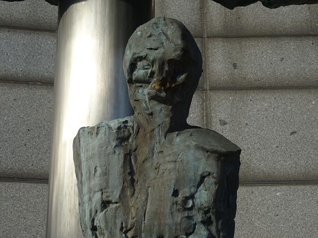 Frohner-Brunnen am Josef-Holaubek-Platz