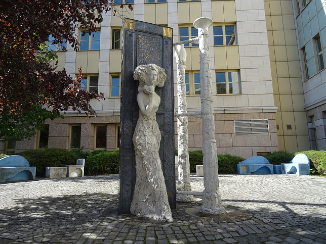 Universittsbrunnen 'Eine Tr fr Eurydike'