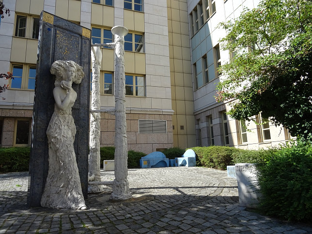 Universittsbrunnen 'Eine Tr fr Eurydike'