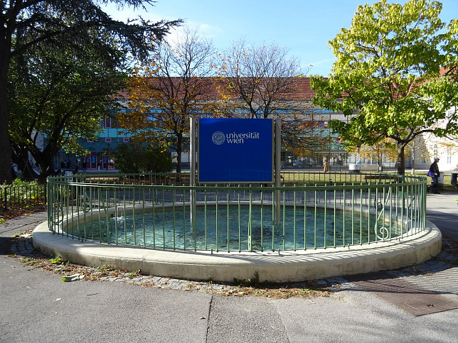 Zierbrunnen 45133 im Universittscampus