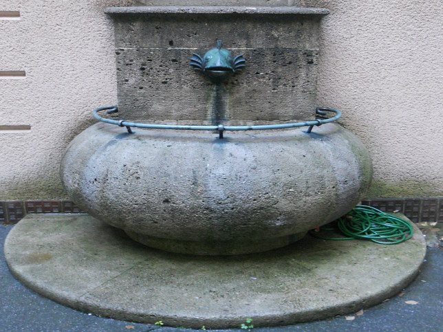 Zierbrunnen im Thuryhof