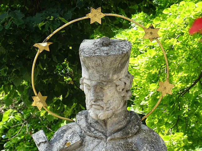 Nepomuk bei der Oberlaaer Pfarrkirche