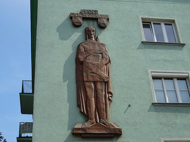 Puchsbaumgasse 31, Relief von Hans Puchsbaum