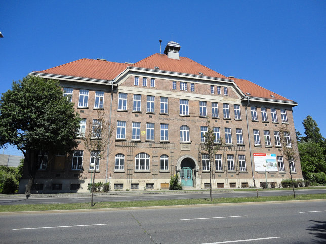 Ehemalige Volksschule Triester Straße