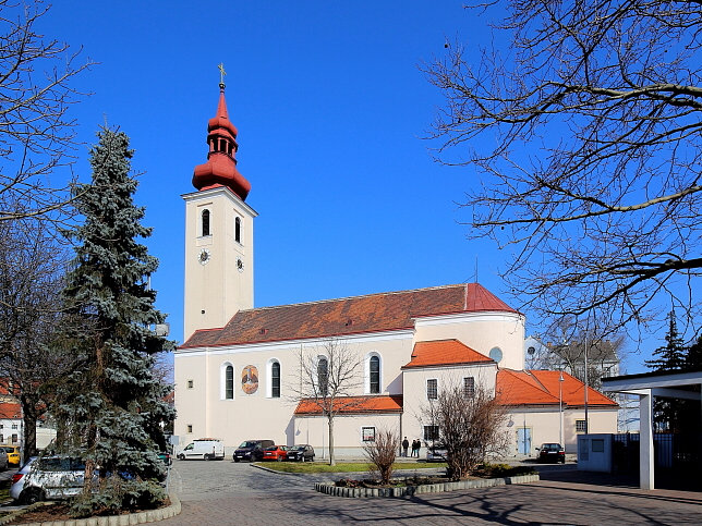 Pfarrkirche Kaiserebersdorf (Kirche St. Peter und Paul)