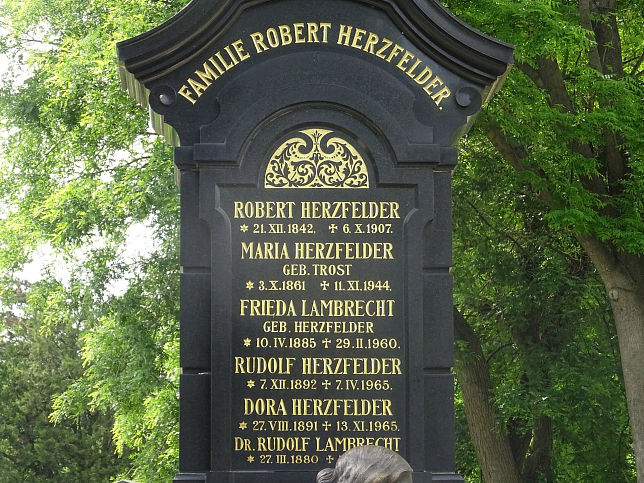 Robert Herzfelder