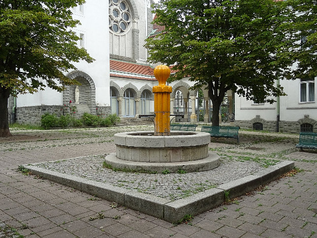 Pfarrkirche Hetzendorf, Brunnen