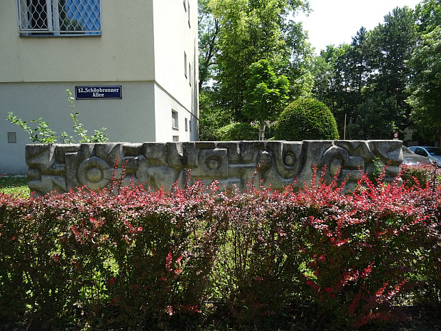Steinplastik, Ecke Sch�nbrunner Allee und Belghofergasse