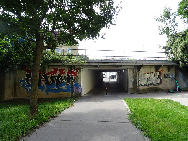 Eisenbahnbrcke der Donaulndebahn ber die Wattmanngasse