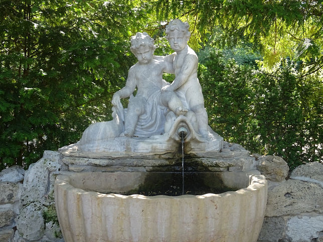 Engelbrunnen im Schlosspark Schnbrunn
