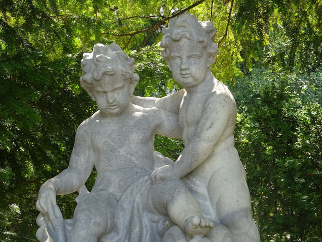 Engelbrunnen im Schlosspark Schnbrunn